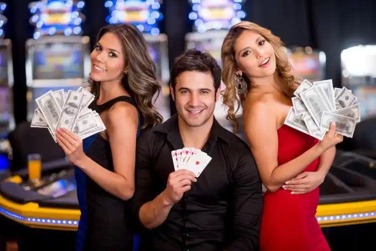 Pengguna maxim178 menikmati taruhan olahraga dan permainan casino dalam platform terpercaya